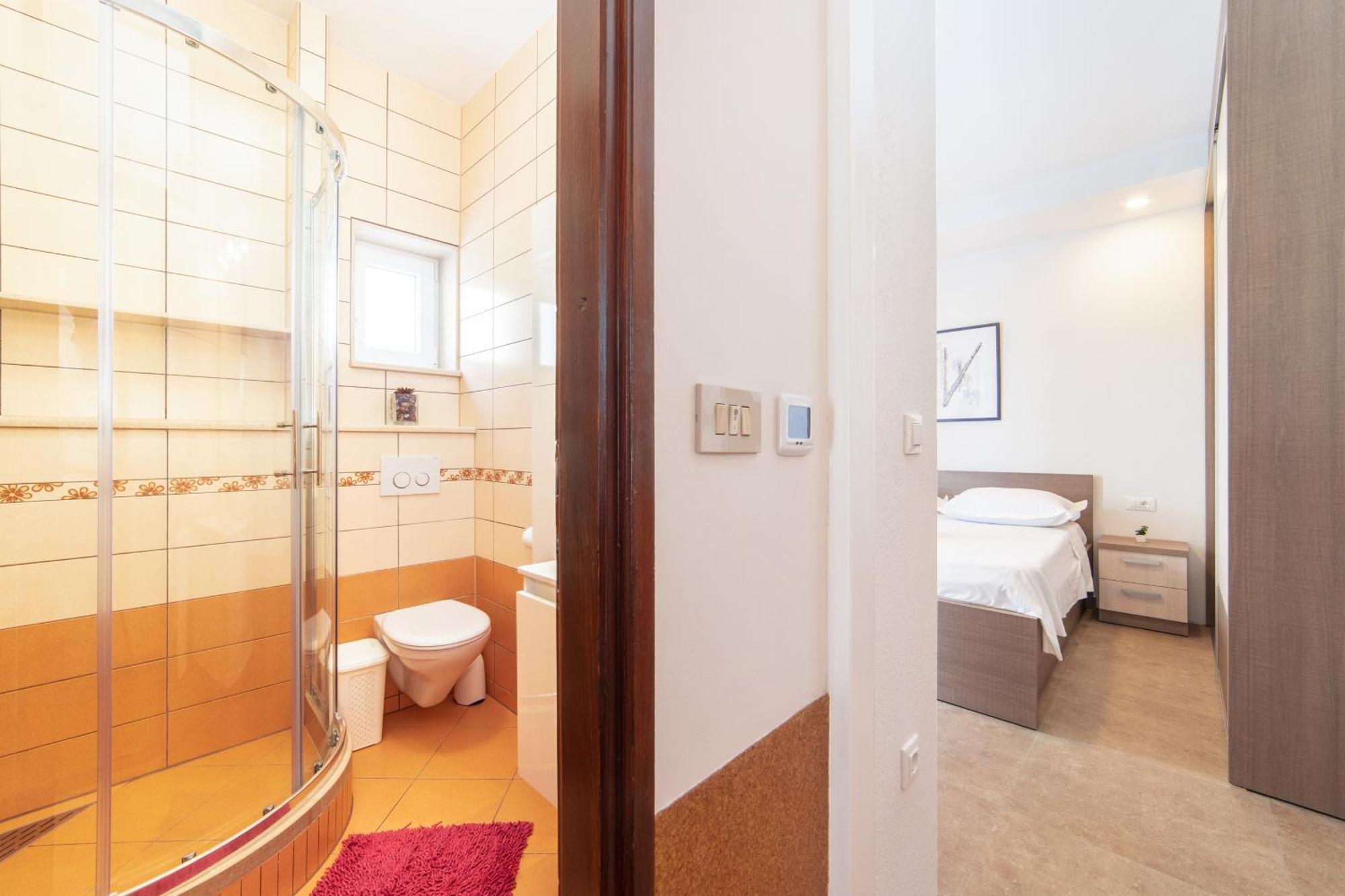 Lalu Apartment